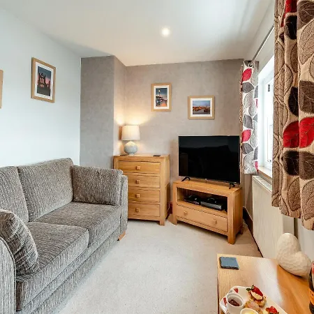 Nans - Uk43350 Whitby