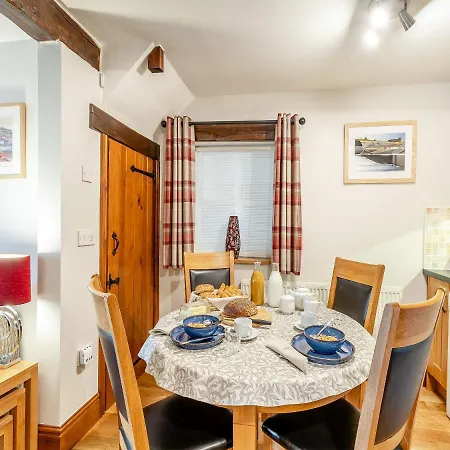 Holiday home Nans - Uk43350 Whitby