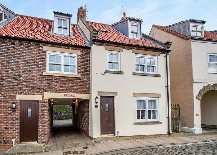 Nans - Uk43350 Whitby